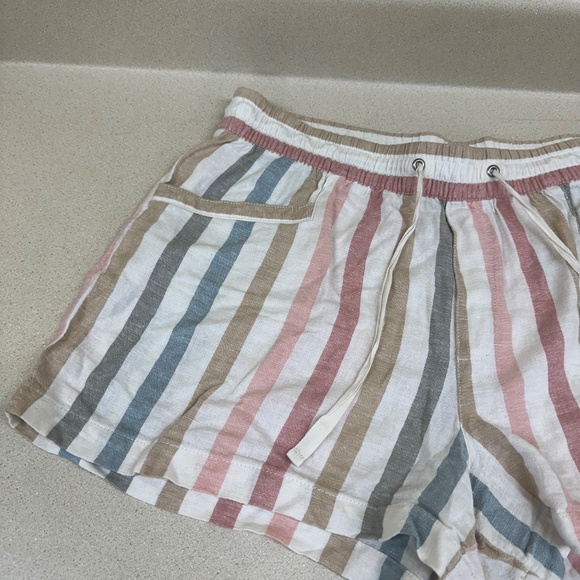 Women's Shorts Gap Multi Color Stripes Lightweight Size Large - Picture 2 of 5